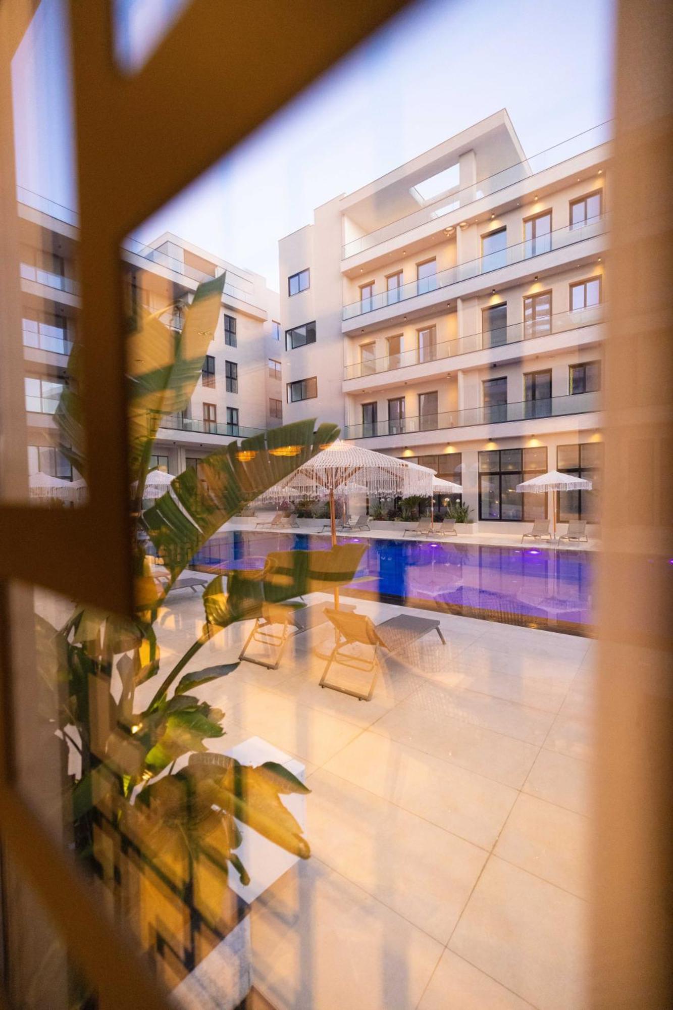 Tris3 Hotel Radhime Exterior photo