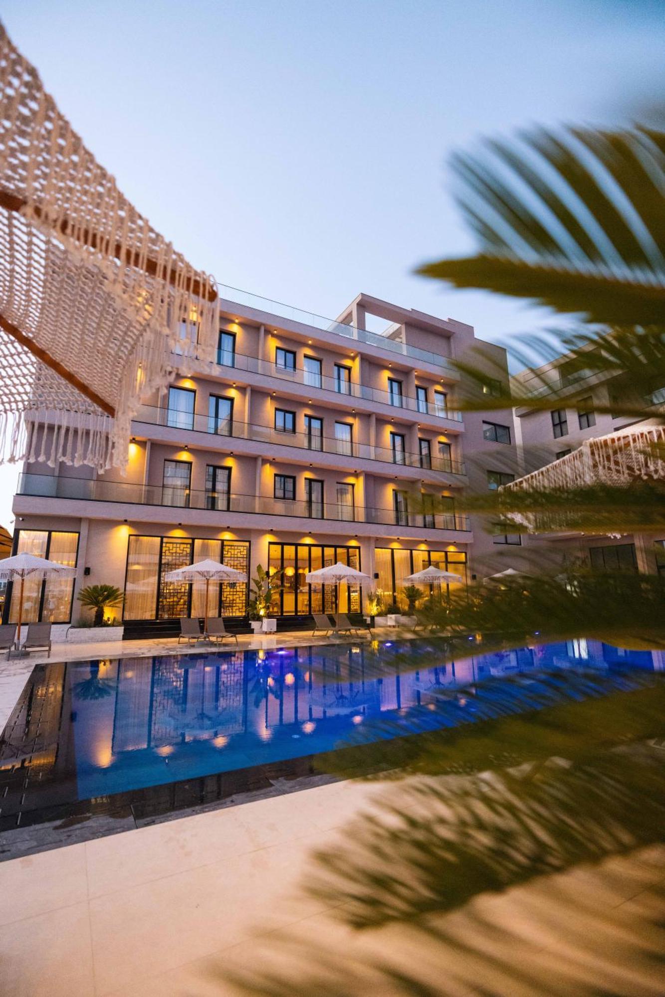 Tris3 Hotel Radhime Exterior photo