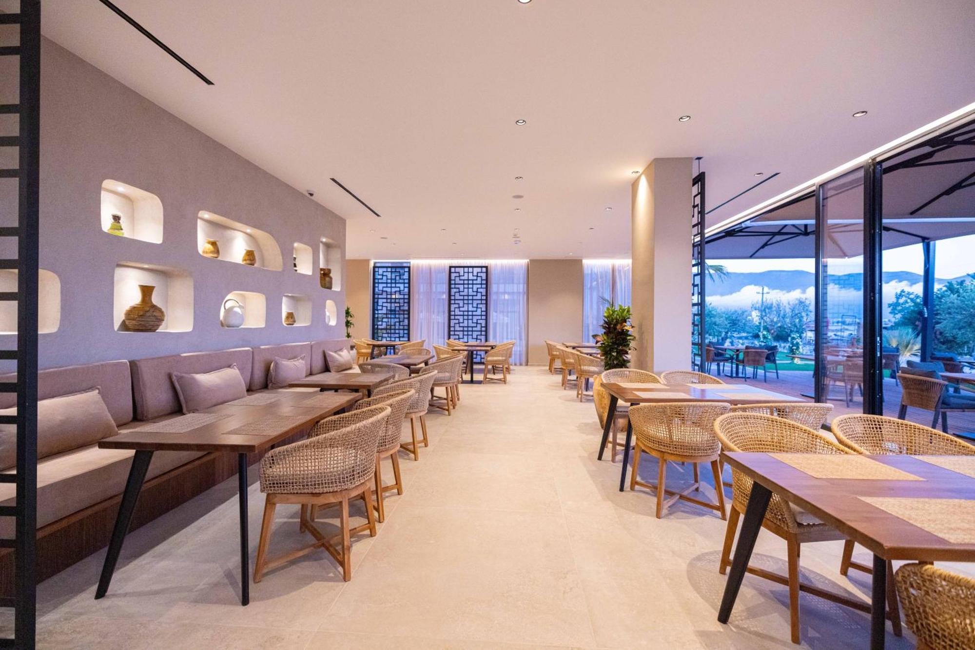 Tris3 Hotel Radhime Exterior photo