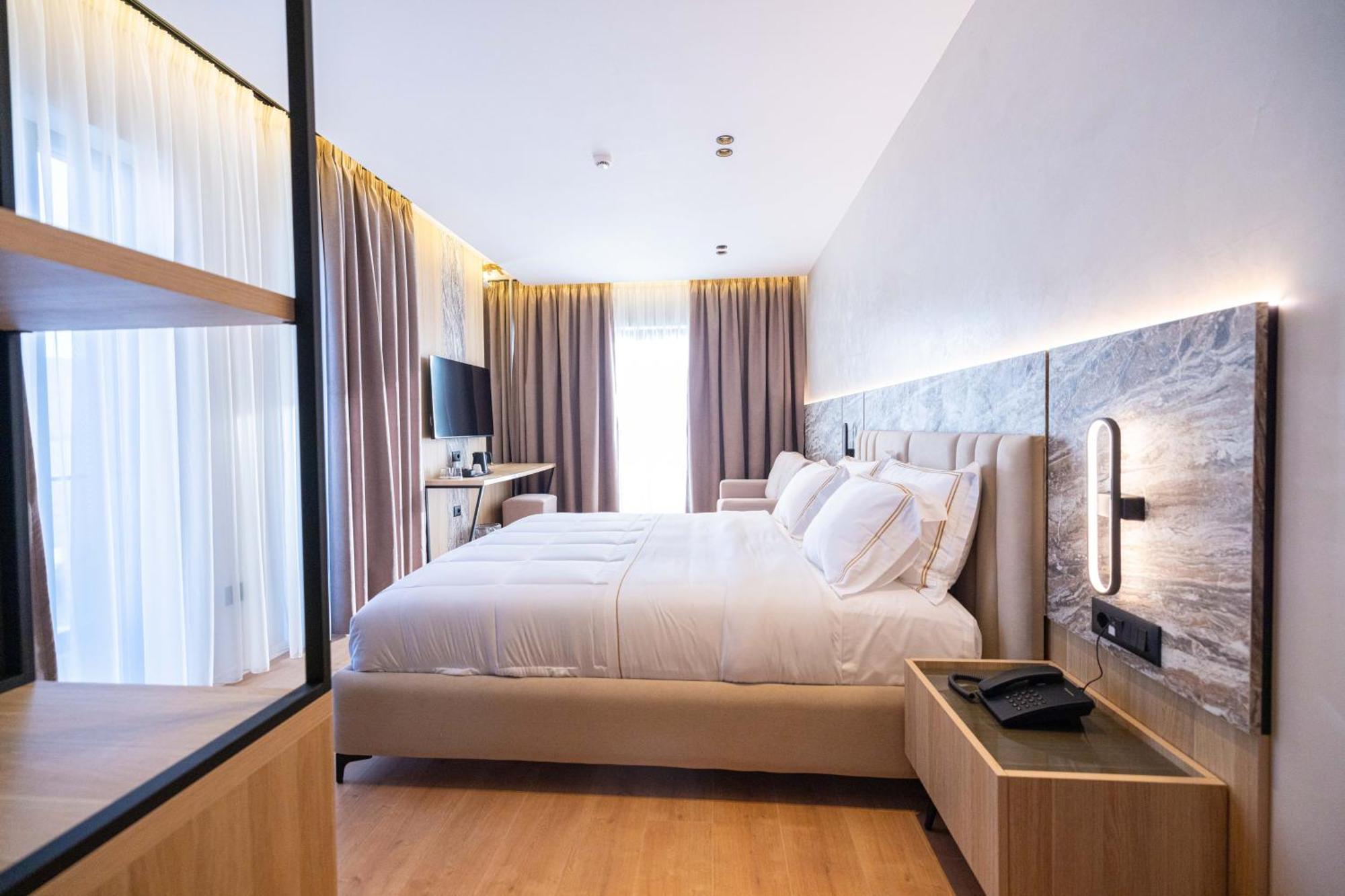 Tris3 Hotel Radhime Exterior photo