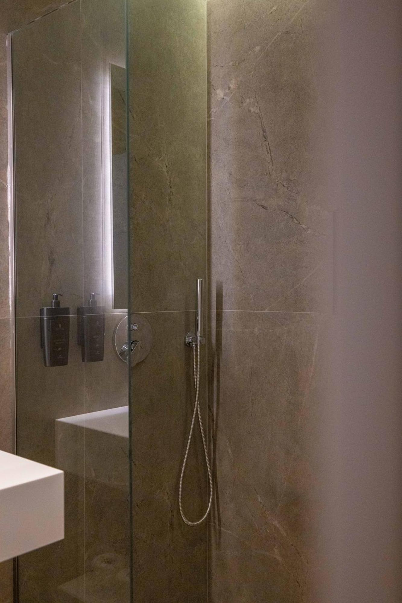 Tris3 Hotel Radhime Exterior photo