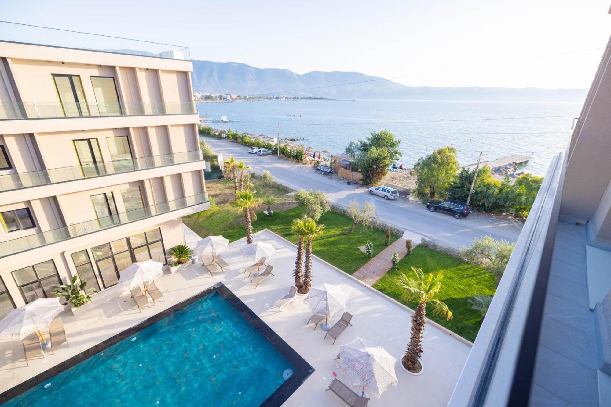 Tris3 Hotel Radhime Exterior photo